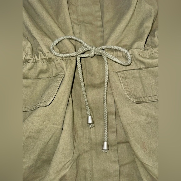 Romeo & Juliet Couture Vented Jacket - Picture 7 of 16